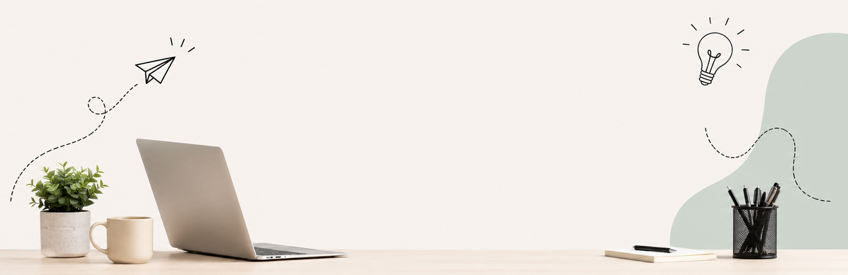 KI generiert: Ein Laptop, eine Pflanze und eine Tasse auf einem Schreibtisch mit gezeichnetem Papierflieger und Glühbirne im Hintergrund.