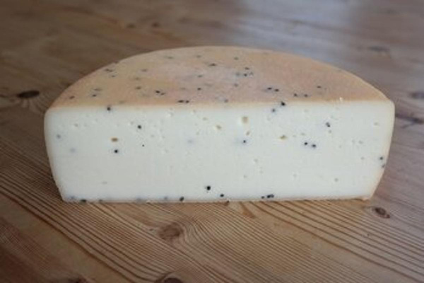 Produktfoto zu Creuzburger Schwarzkümmel - Ziegenkäse