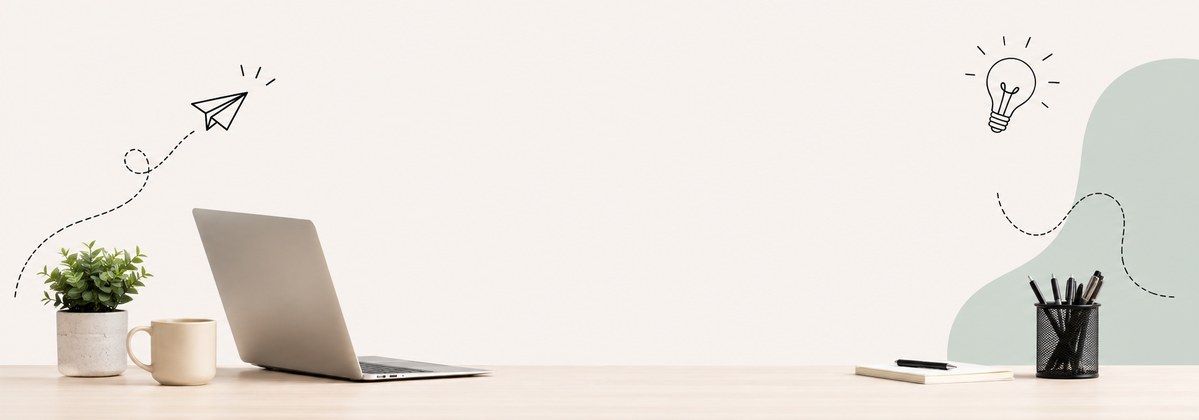 KI generiert: Ein Schreibtisch mit Laptop, Tasse, Pflanze und Stifthalter; gezeichnete Ideen-Icons im Hintergrund.